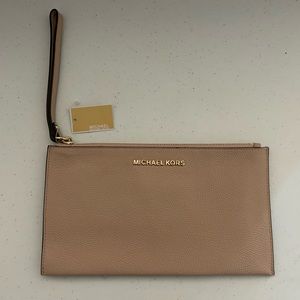 NWT Michael Kors Large Zip Clutch Wristlet - Ballet - Leather
